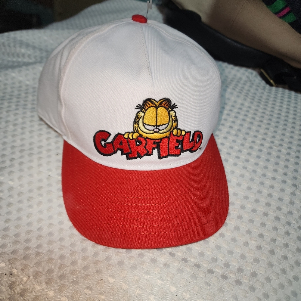 PAWS EUC GARFIELD UNISEX EMBROIDERED SIGNATURE BASEBALL CAP HAT